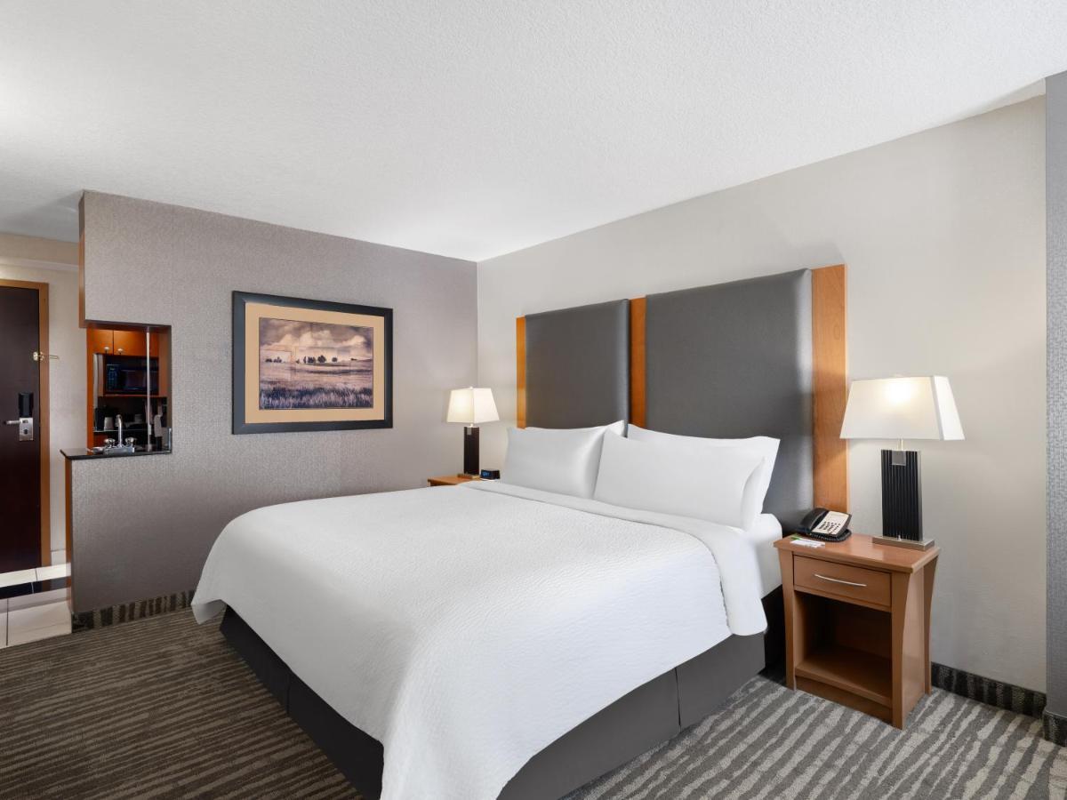 Holiday Inn Calgary Airport By Ihg Zewnętrze zdjęcie