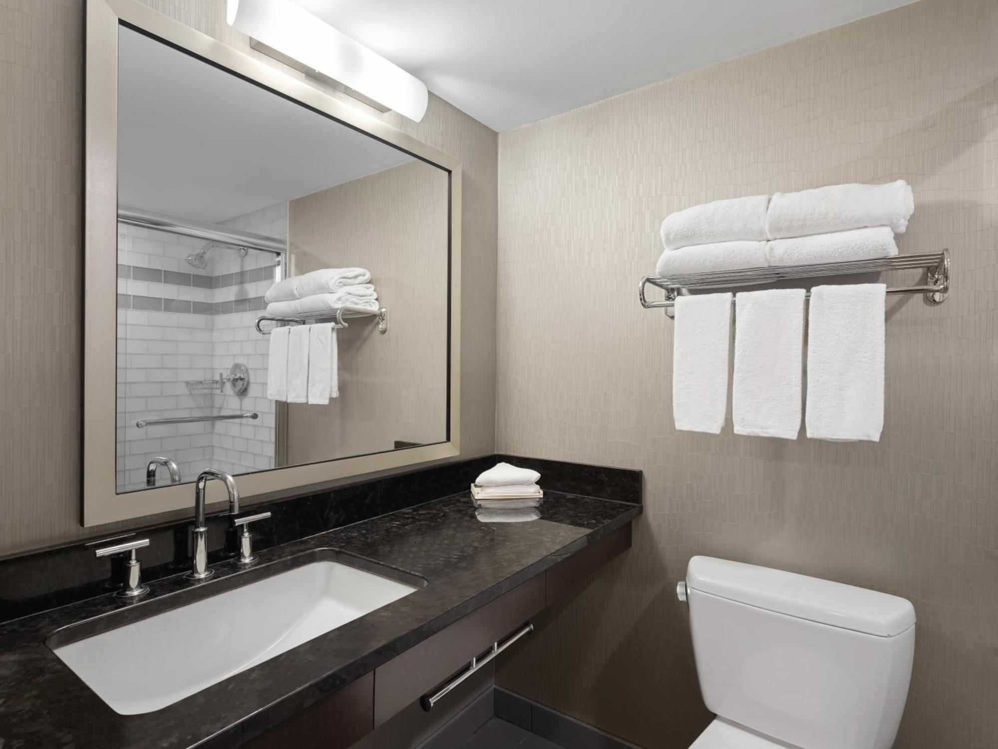 Holiday Inn Calgary Airport By Ihg Zewnętrze zdjęcie