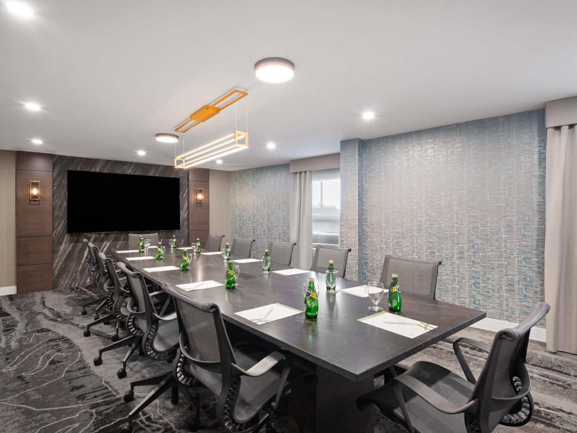 Holiday Inn Calgary Airport By Ihg Zewnętrze zdjęcie