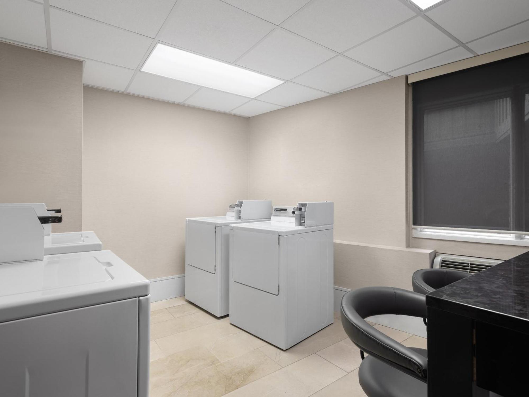 Holiday Inn Calgary Airport By Ihg Zewnętrze zdjęcie